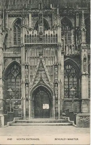 PC02517 Eingang Nord. Beverley Minster