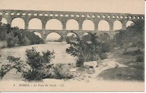 PC03356 Nimes. Die Pont du Gard. LL