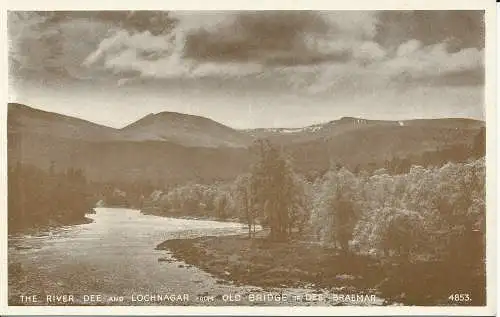 PC02463 Fluss Dee und Lochnagar von der alten Brücke von Dee. Braemar. J.B. Weiß