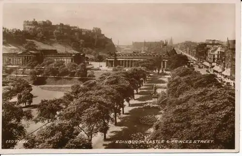 PC01587 Edinburgh Castle und Princes Street. Valentinstag. RP