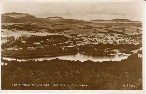 PC03423 Ben y Vrackie and Loch Faskally. Pitlochry. Valentinstag. RP