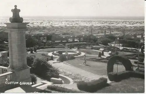 PC03268 Karachi. Der Clifton Garden. RP