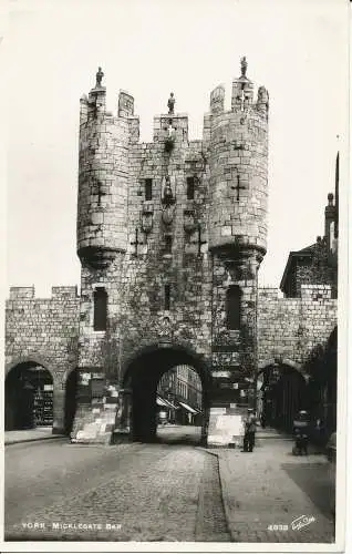 PC03488 York. Micklegate Bar. Walter Scott. RP