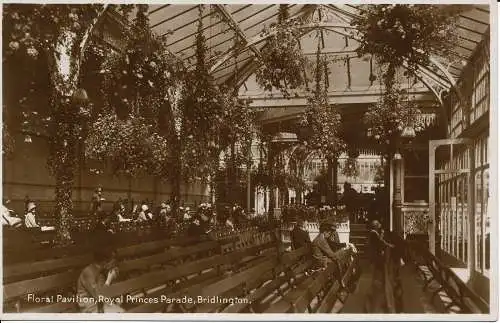 PC03553 Blumenpavillon. Royal Princes Parade. Bridlington. Milton. RP