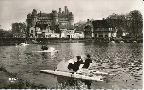 PC03083 Pierrefonds. Oise. Das Schloss. Die Pedale. 1961. RP. Magier