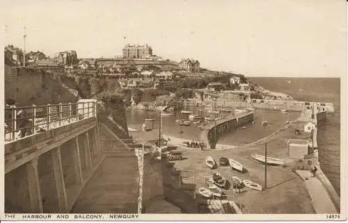 PC02410 Hafen und Balkon. Newquay. Lachs Serie