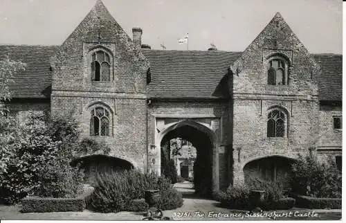 PC03599 Eingang. Schloss Sissinghurst. Domino-Serie. RP