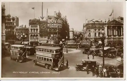 PC03982 Piccadilly Circus. London. Valentine 216753. 1938. RP