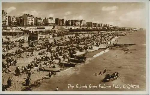 PC03759 Strand vom Palace Pier. Brighton. RP