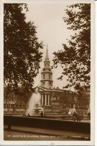 PC03902 St. Martins Kirche. Trafalgar Square. London. RP