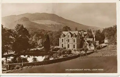 PC03885 Drumnadrochit Hotel. Loch Ness. 1939. RP