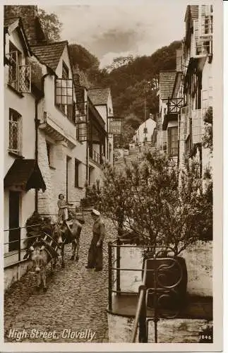 PC04948 High Street. Clovelly. Echtfoto