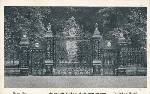 PC05886 Norwich Gates. Sandringham. Ralph