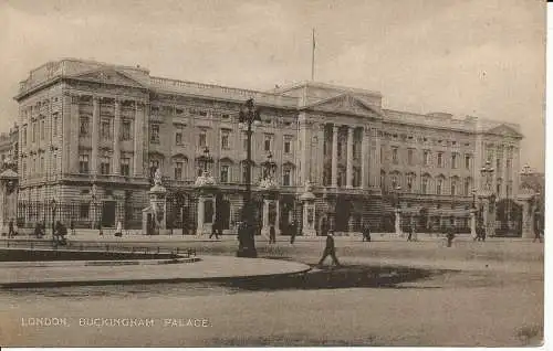 PC05621 London. Buckingham Palace