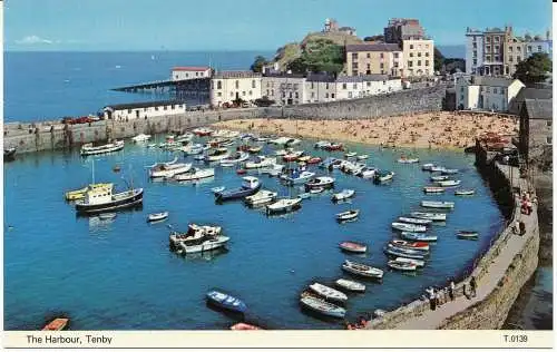 PC06076 Der Hafen. Tenby. Dennis Postkarte