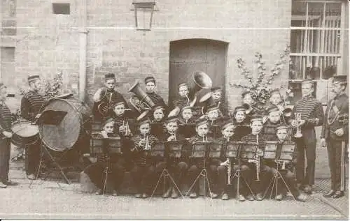 PC07023 Messingband. Standon Farm. Mitarbeiter. Watmoughs Limited. Nr. 7