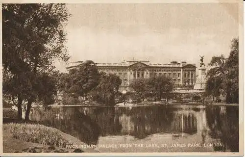 PC05688 Buckingham Palace vom See. St. James Park. London