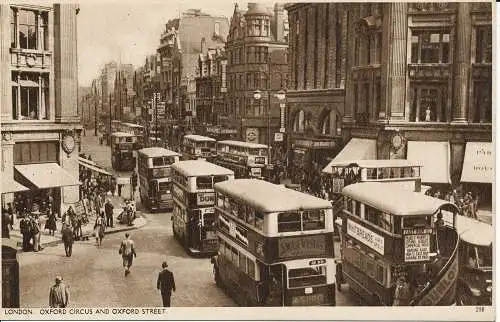 PC05490 London. Oxford Circus und Oxford Street. Beagles