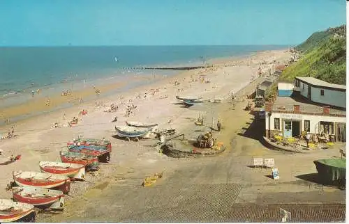 PC07099 Fischerboote am Central Beach. Cromer. Fotopräzigkeit. Colourmaster. N