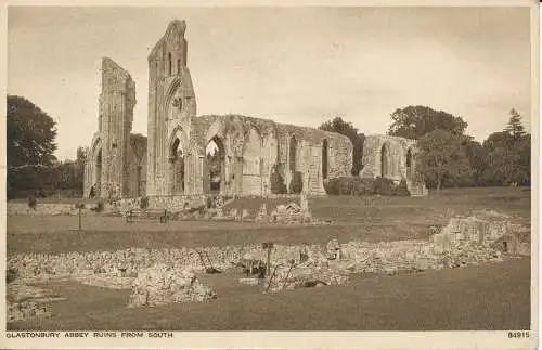 PC08582 Ruinen der Glastonbury Abbey aus dem Süden. Photochrom. Nr. 84915. 1957