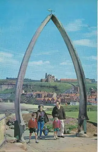 PC07358 Whalebone Arch. Whitby. Dennis. Fotofarbe. 1967