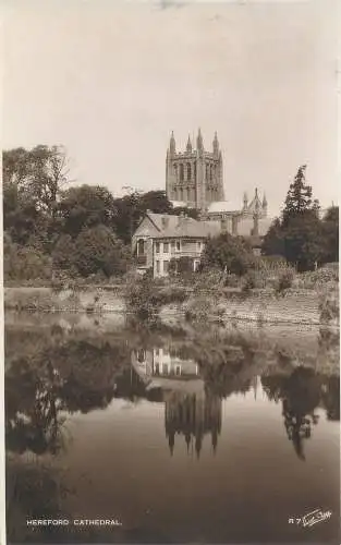 PC06387 Hereford Cathedral. Walter Scott. Nr. R 7. RP. 1938