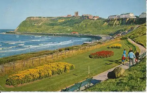 PC07359 Scarborough. North Bay und Castle. Bamforth. Farbglanz. 1967