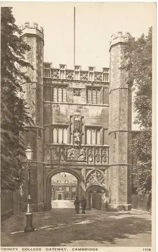 PC11477 Trinity College Gateway. Cambridge. Lachsserie 1557. RP