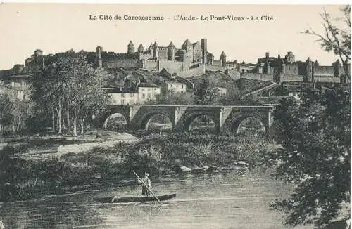 PC10077 La Cite de Carcassonne. L Aude Le Pont Vieux La Cite