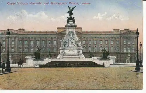 PC05809 QV Memorial. Buckingham Palace. London. 1926