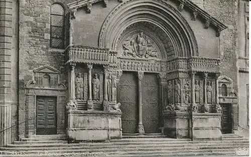 PC09342 Arles. Das Portal der Heiligen Trophime. Volpelztisch