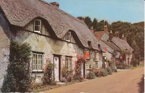 PC06424 alte strohgedeckte Cottages in Brighstone. I.W. W. J. Nigh. Jarrold. 1970