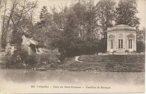 PC08976 Versailles. Parc du Petit Trianon. Musikpavillon. Nr. 108