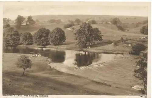 PC11700 Trittsteine und Brücke. Hebden. Walter Scott. Nr. W 439. RP