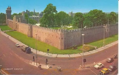 PC06729 Cardiff Castle. Lachs