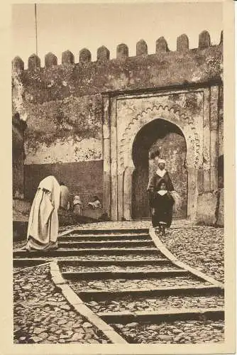 PC10569 Tanger. Ein Tor zur Kasbah Bab el Aasa. Lebrun Freres. Nr. 48