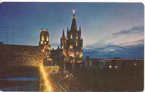 PC09698 Kathedrale und Uhr. Nachtsicht. San Miguel Allende. Gto. Mexiko