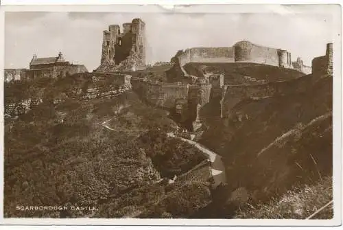 PC13355 Scarborough Castle. Excel-Serie. RP. 1941