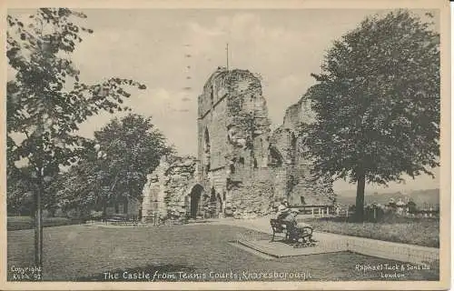 PC13959 Das Schloss von Tennisplätzen. Knaresborough. Tuck. 1939