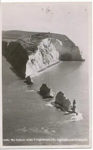 PC13604 Nadeln Felsen und Leuchtturm. I.W. Nigh Ventnor. RP. 1952