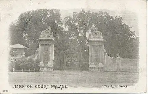 PC14204 Hampton Court Palace. Die Löwentore. 1907