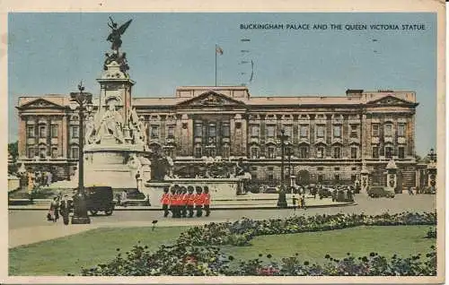 PC14578 Buckingham Palace. Queen Victoria Statue. 1955