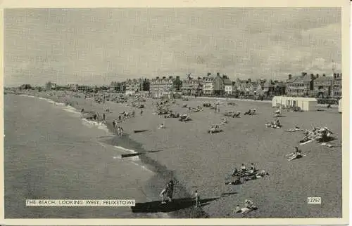 PC14050 The Beach. Blick nach Osten. Felixstowe. Lachs. 1957