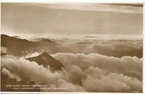 PC14921 Krippe Goch über den Wolken von Snowdon Summit bei Sonnenaufgang. Nr. 34904. RP.