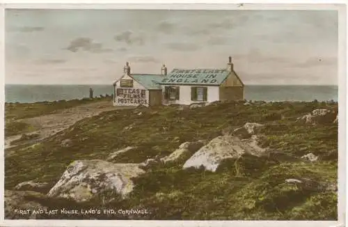 PC15069 Erstes und letztes Haus. Lands End. Cornwall. RP. 1939