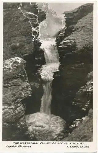 PC14792 Der Wasserfall. Tal der Felsen. Tintagel. R. Youlton. RP