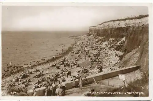 PC14870 Der Strand und die Klippen. Hunstanton. H. Beschichtungen. Nr. 7371. RP