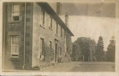 PC15370 alte Postkarte. Haus und Hinterhof