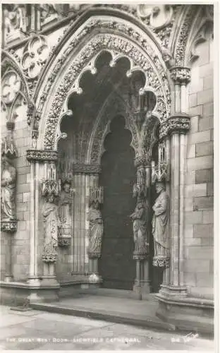 PC15441 Die große Westtür. Lichfield Cathedral. Walter Scott. RP