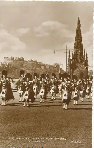 PC15877 schwarze Uhr in der Princes Street. Edinburgh. Valentinstag. RP. 1959